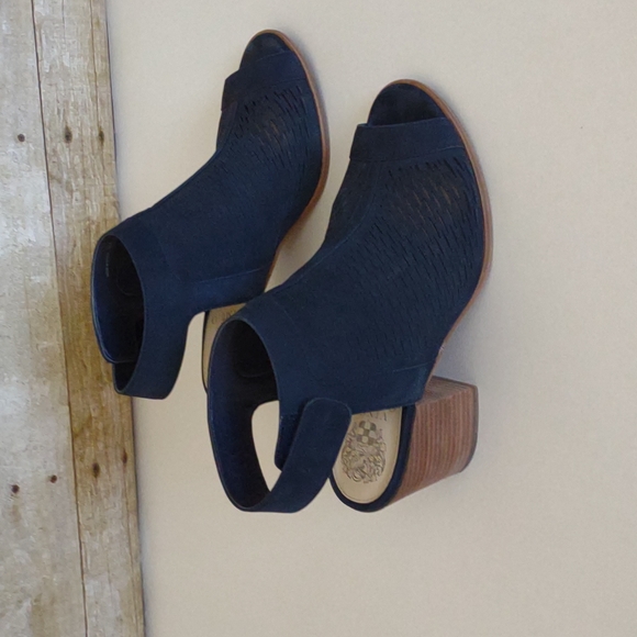 Vince Camuto Dark Navy Blue heels - Picture 5 of 8